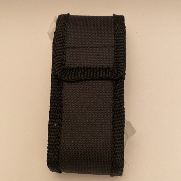 Black taser đź–¤ - Picture 4 of 5